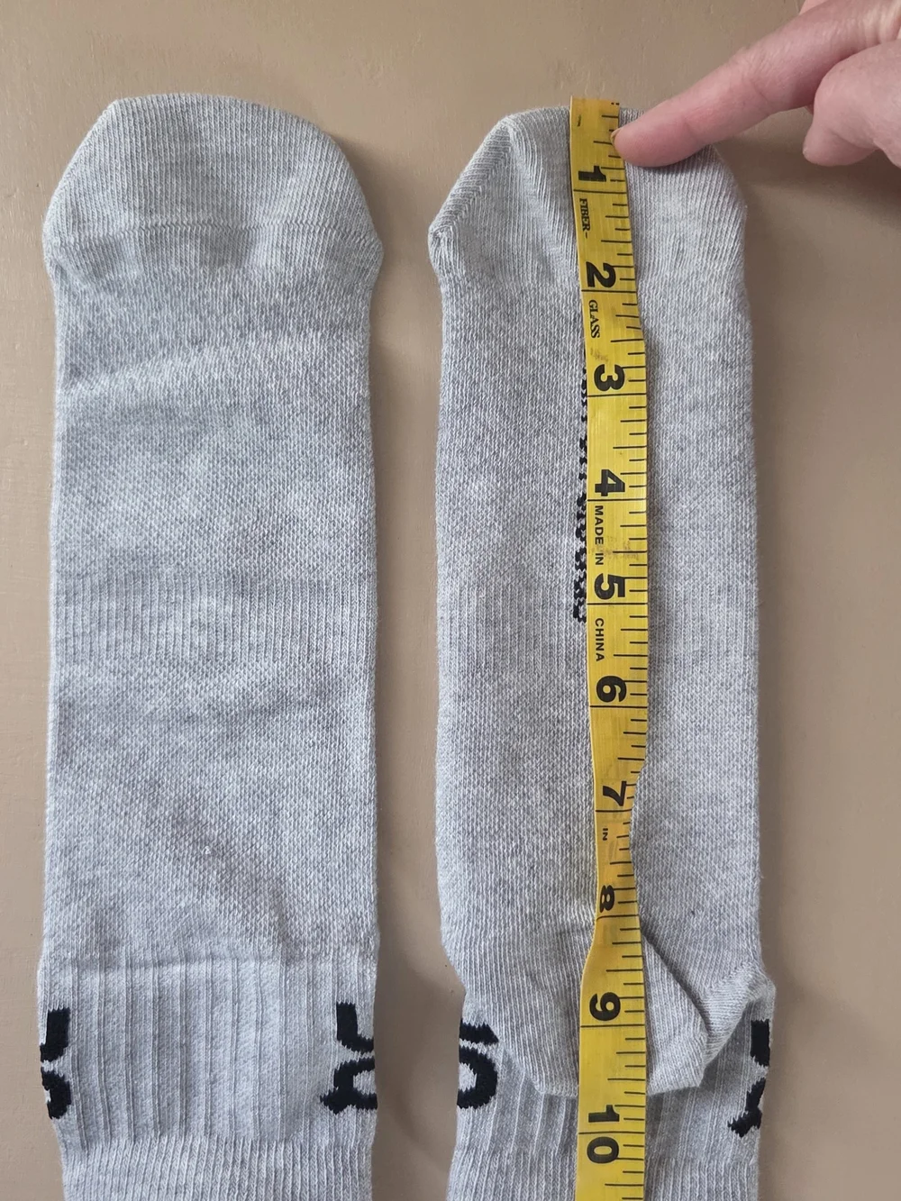 On Running Light Gray Low-Cut Athletic Socks